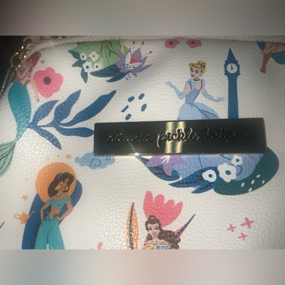 Petunia Pickle Bottom Disney Princess Courage and Kindness Criss-cross sling bag - Picture 4 of 12